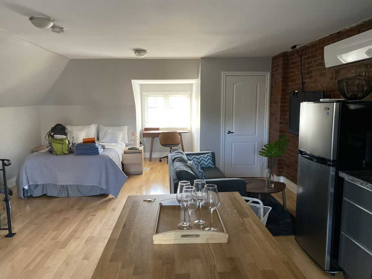 207 Grace St - Photo 4 of 10
