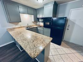 featured image of 601 W 11th St