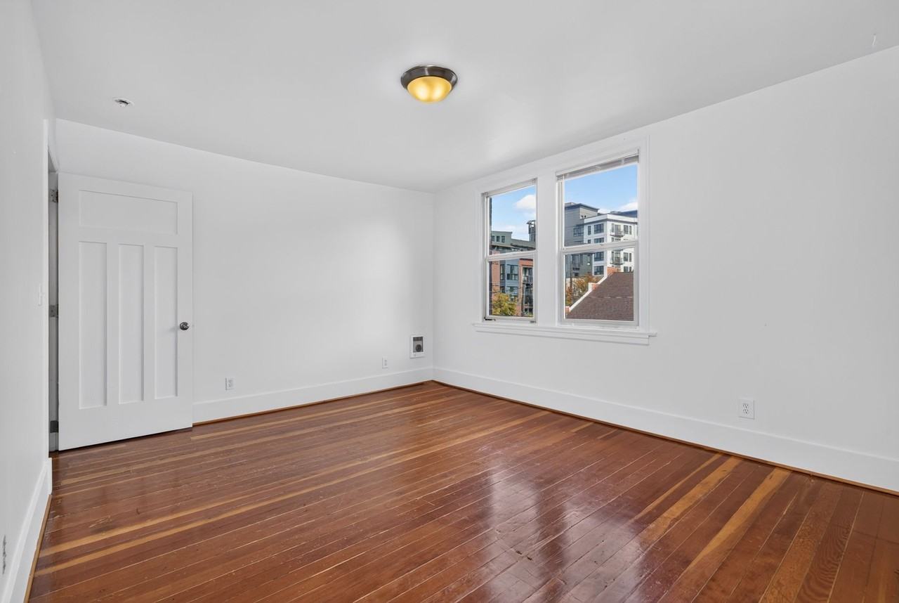 Chester Apartments - Photo 5 of 29