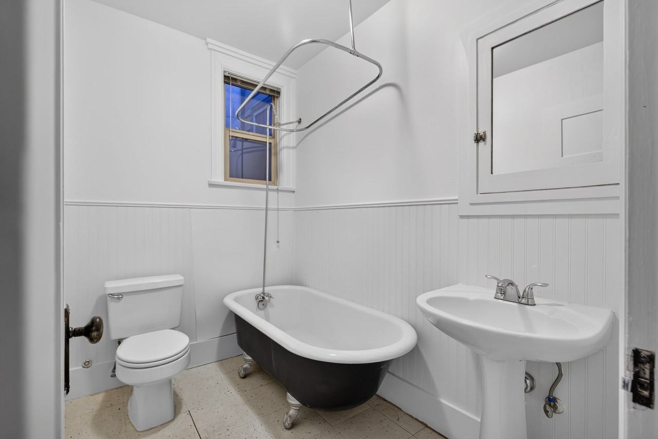 Chester Apartments - Photo 6 of 29