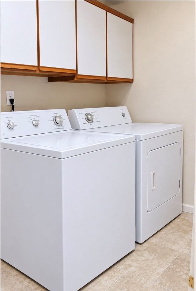 **HALF OFF RENT IF YOU MOVE IN BEFORE NOVEMBER 15TH** - Photo 3 of 5