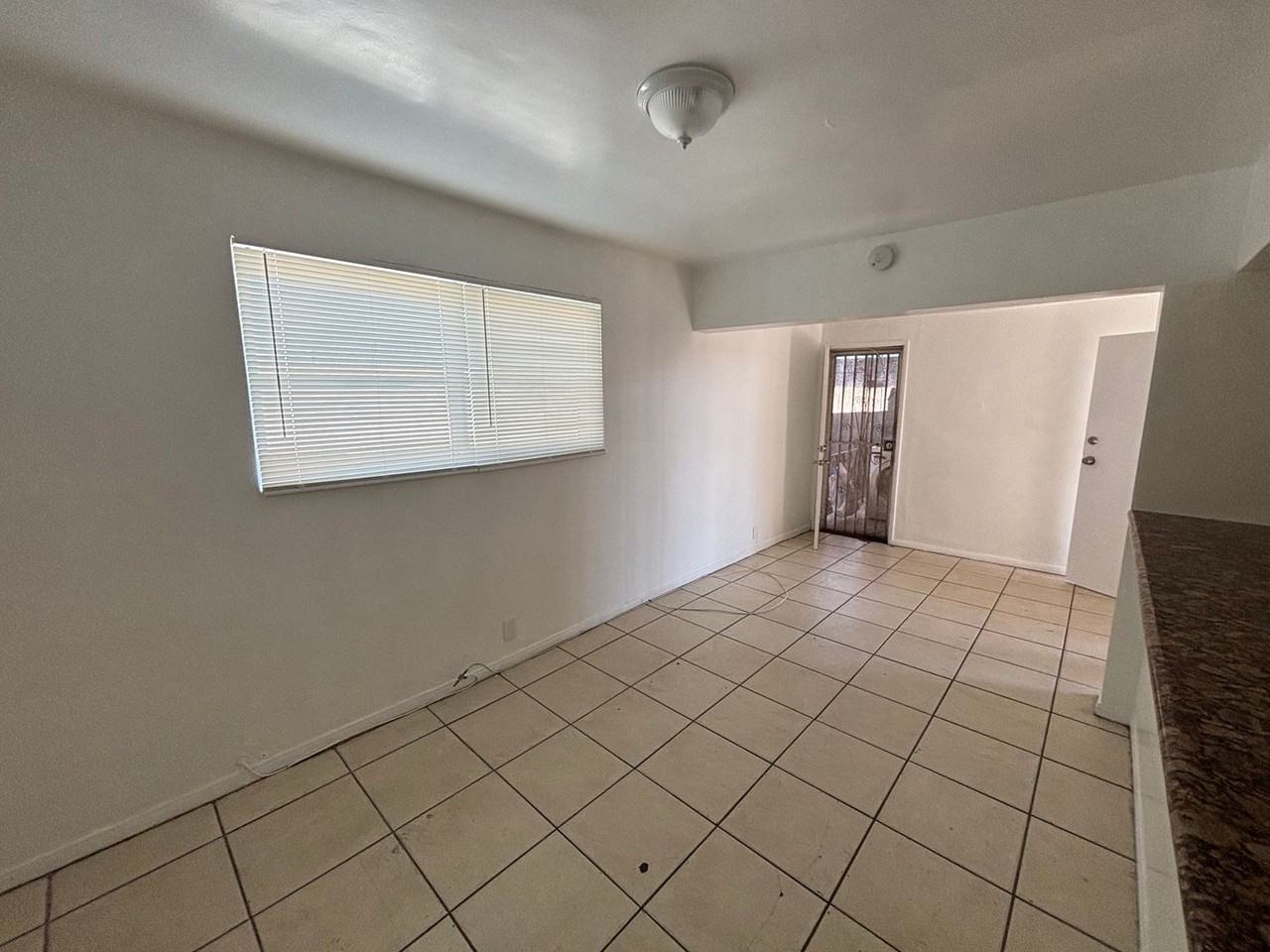 251 W 65th St - Photo 4 of 11