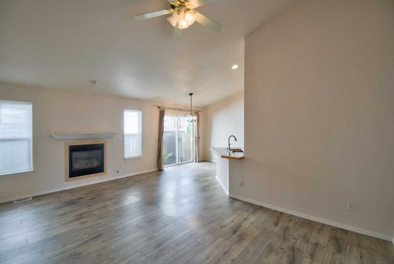 312 G St Sw #B - Photo 3 of 15