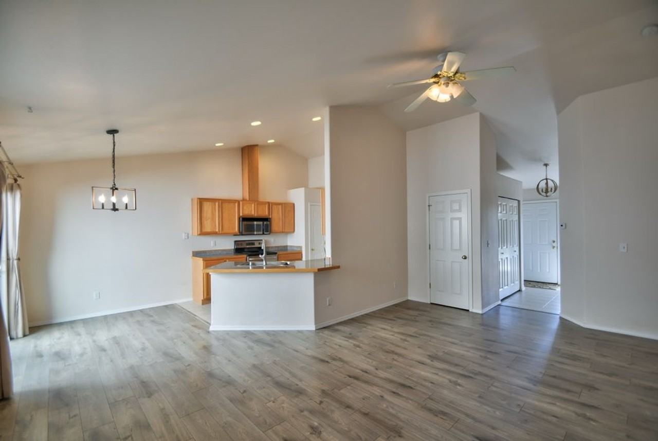 312 G St Sw #B - Photo 4 of 15