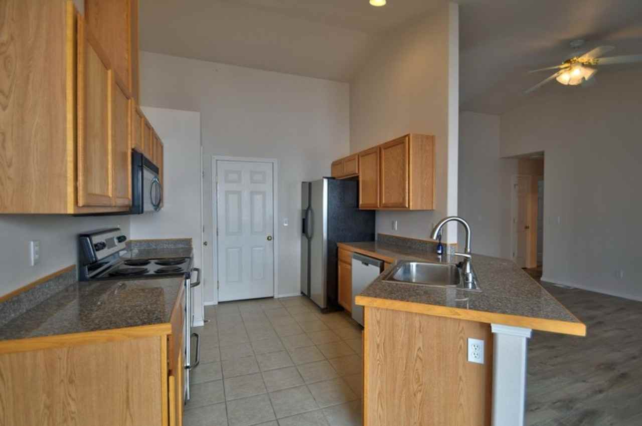 312 G St Sw #B - Photo 6 of 15