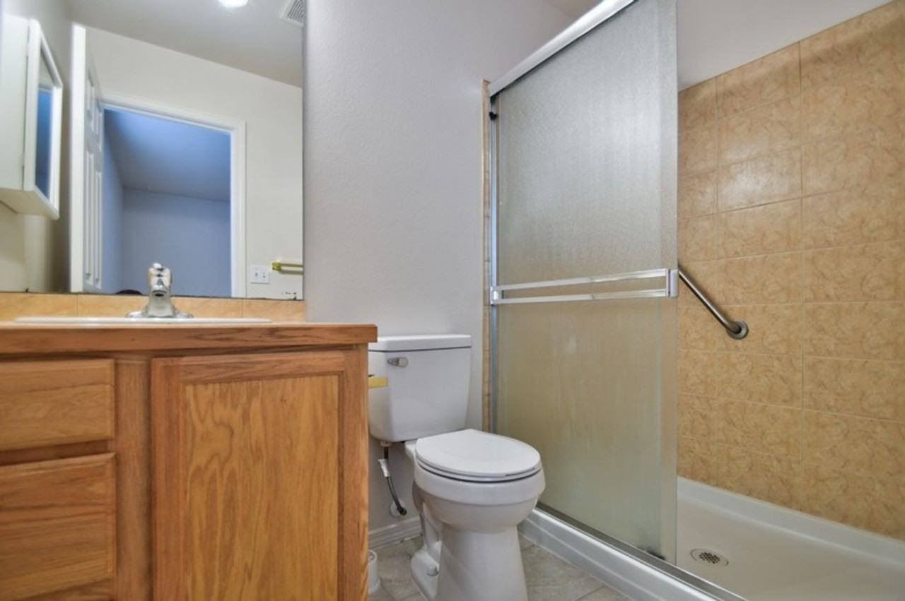 312 G St Sw #B - Photo 7 of 15