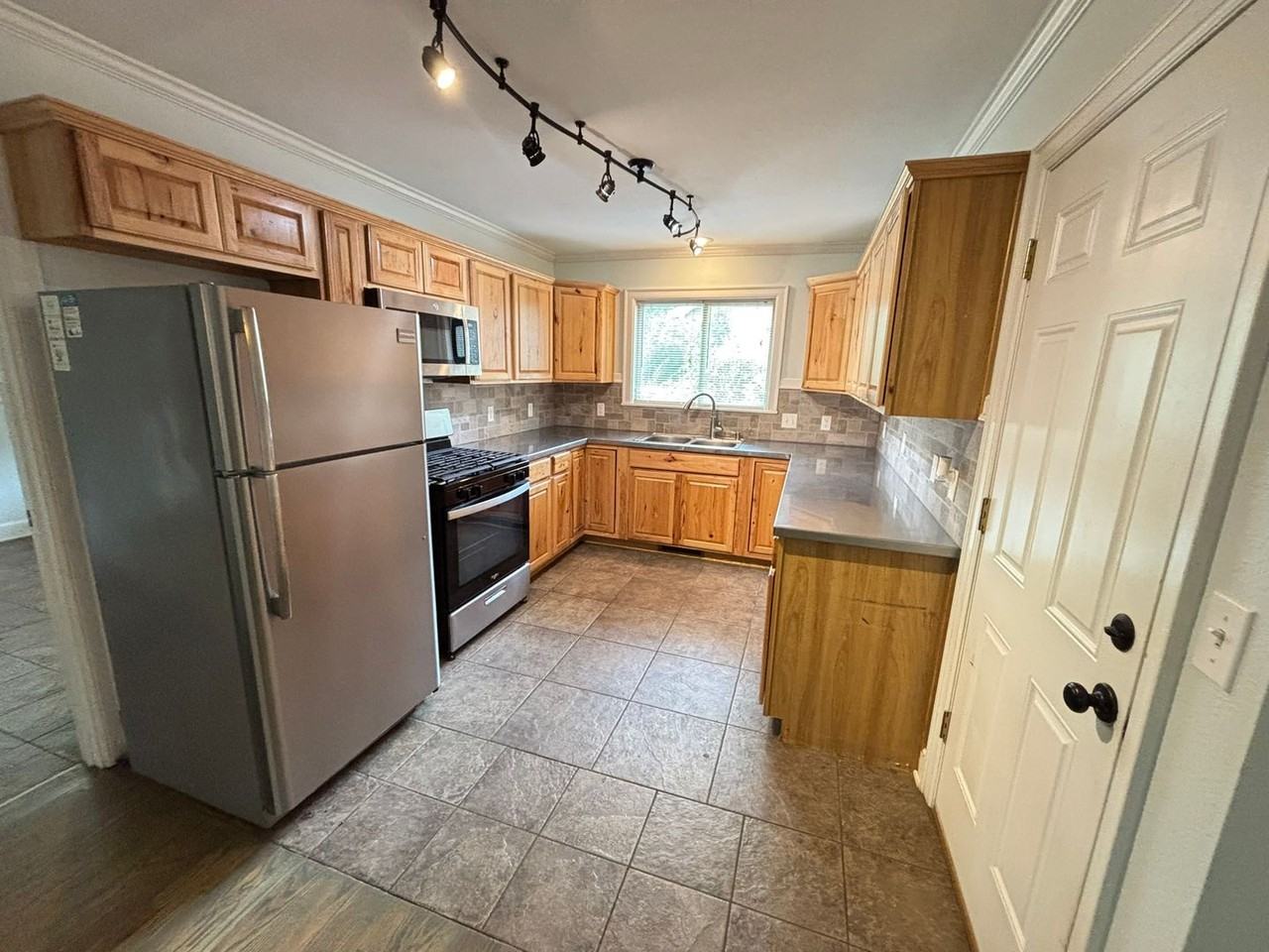 2010 W Ora Dr - Photo 6 of 14