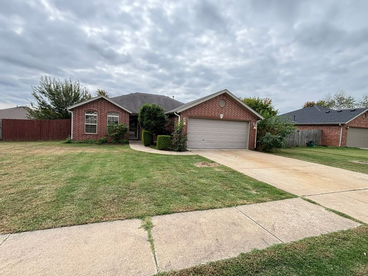4145 W Mahogany Dr - Photo 2 of 17