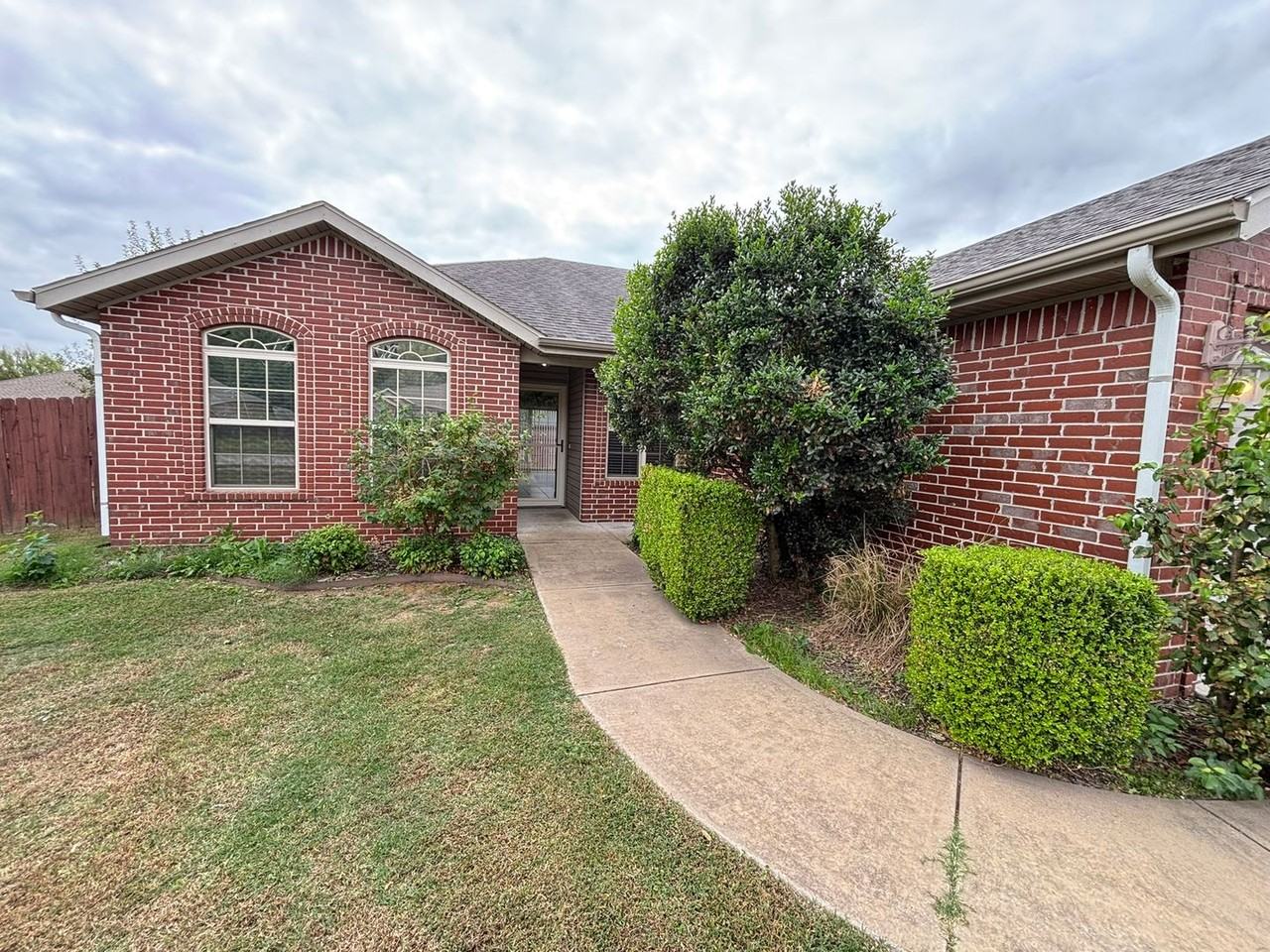 4145 W Mahogany Dr - Photo 3 of 17