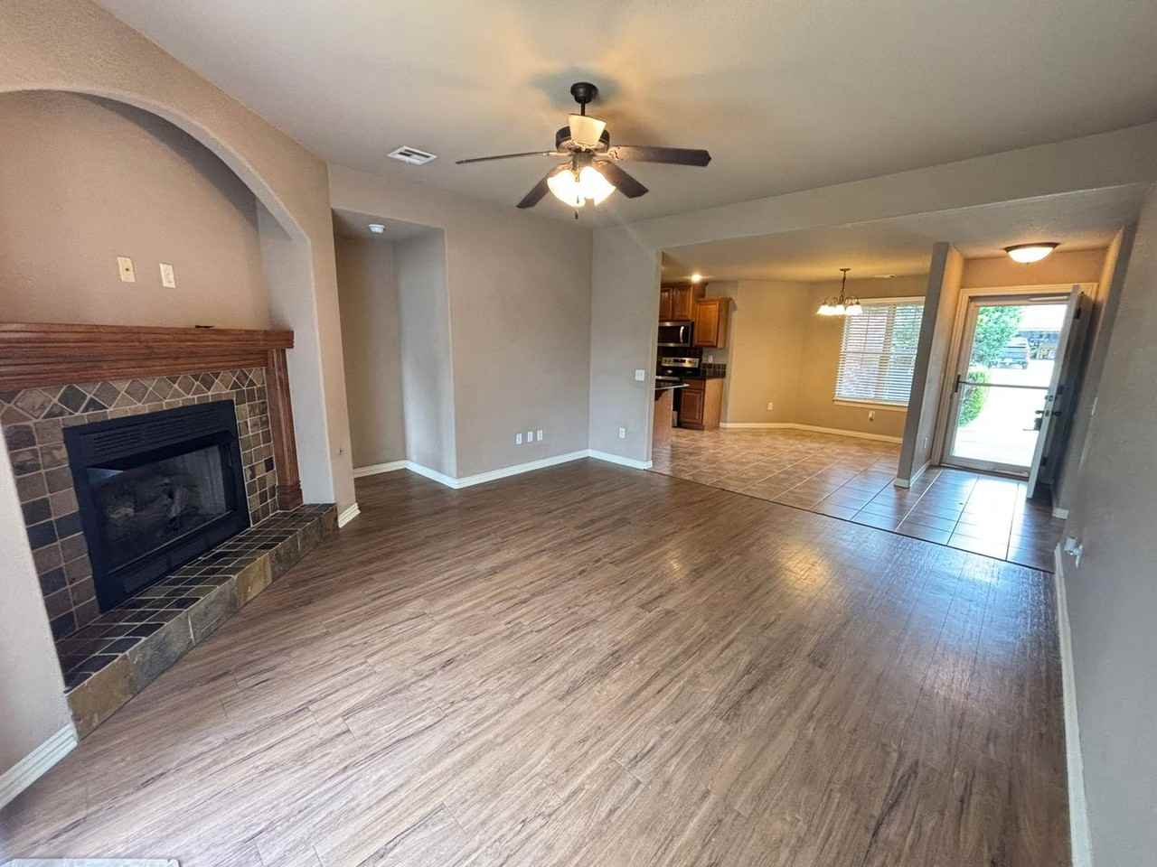 4145 W Mahogany Dr - Photo 5 of 17
