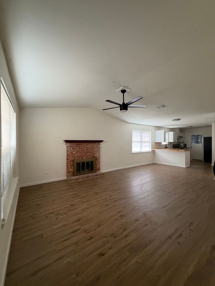 1408 Chapel Creek Rd - Photo 3 of 20