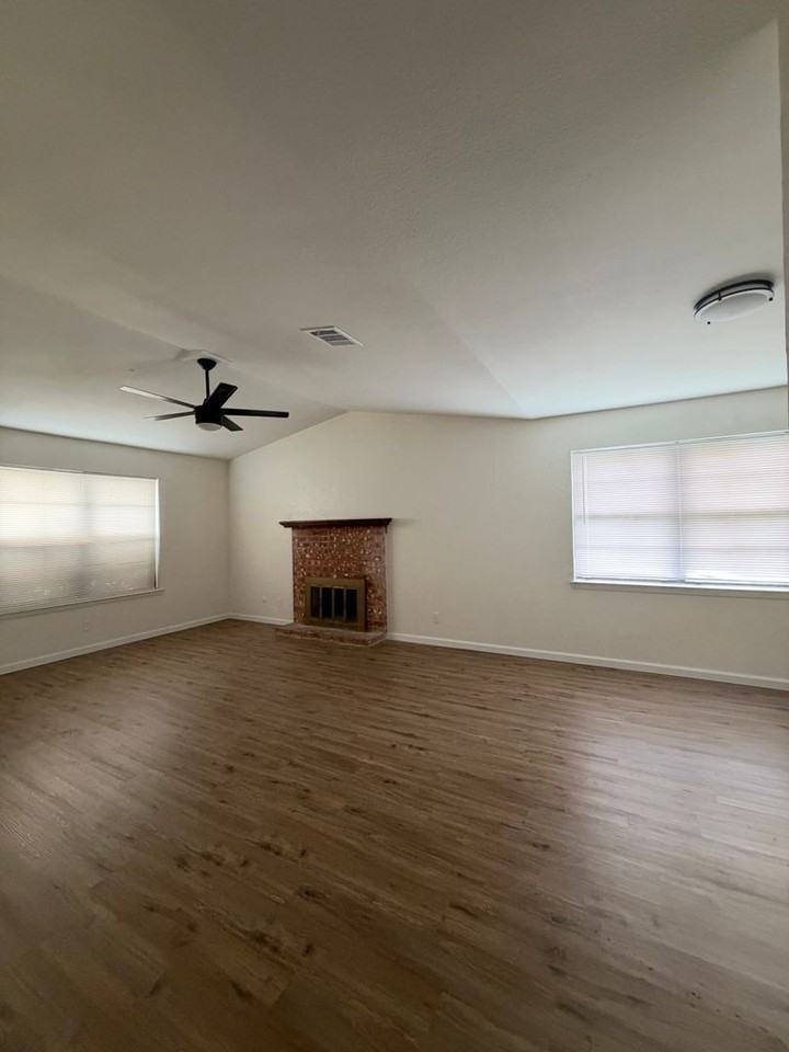 1408 Chapel Creek Rd - Photo 4 of 20