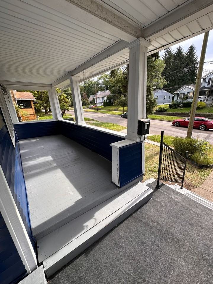 324 Eastland Ave #DOWN - Photo 3 of 5