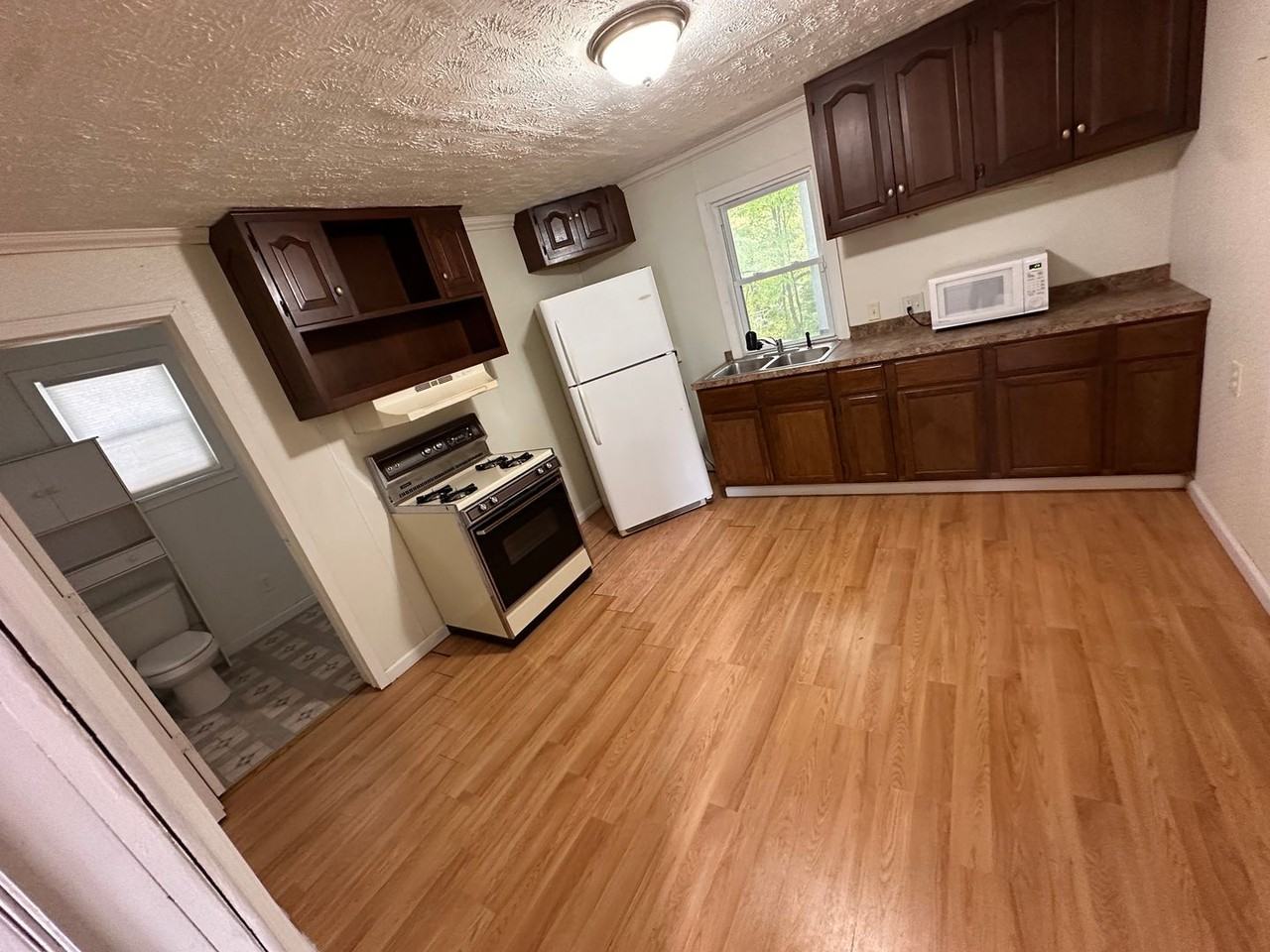 324 Eastland Ave #DOWN - Photo 4 of 5