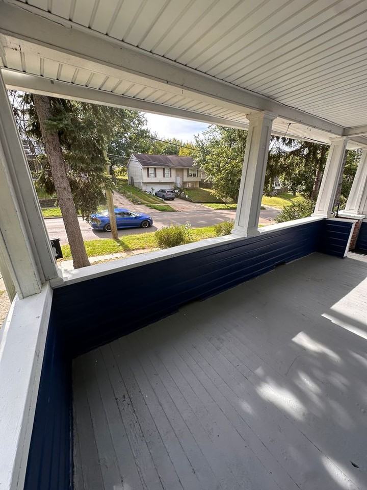 324 Eastland Ave #UP - Photo 3 of 5