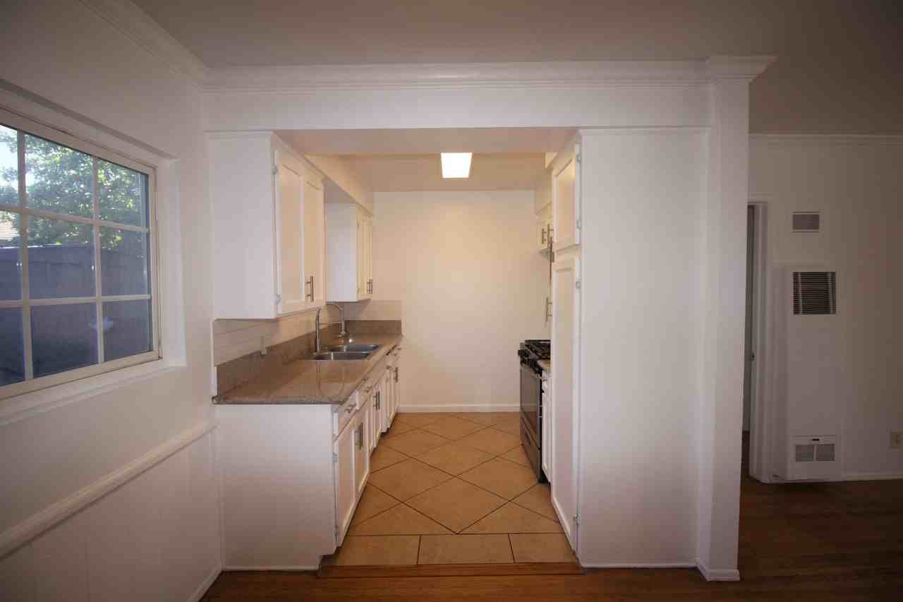326 MACNEIL ST - Photo 6 of 21