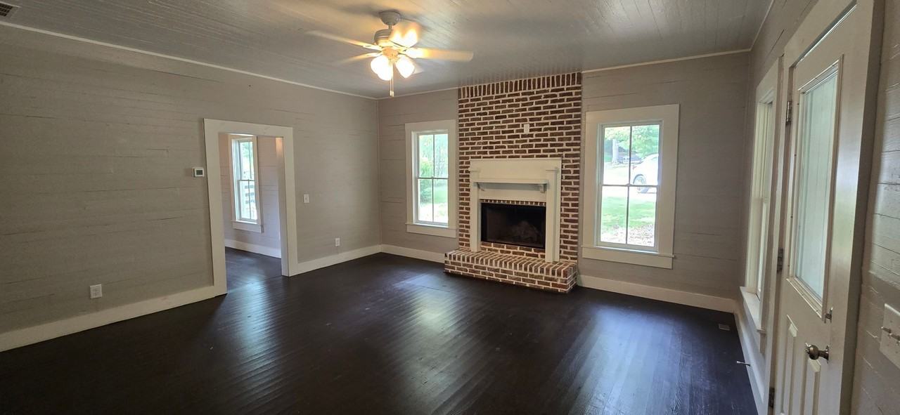 812 Bessie Ln - Photo 3 of 48