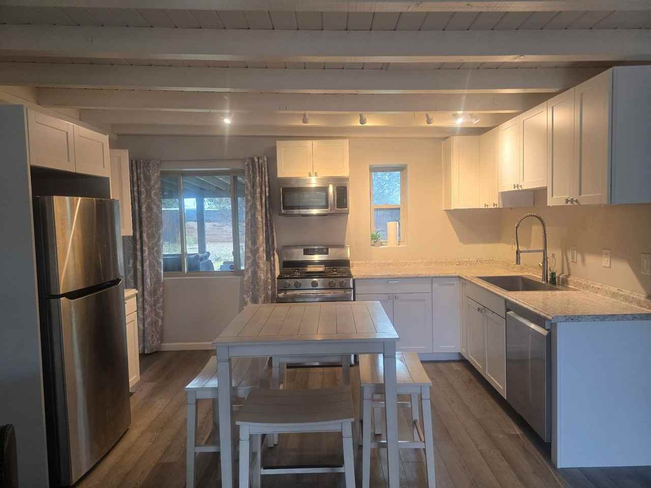 9100 Lexington Ave Ne - Photo 3 of 6
