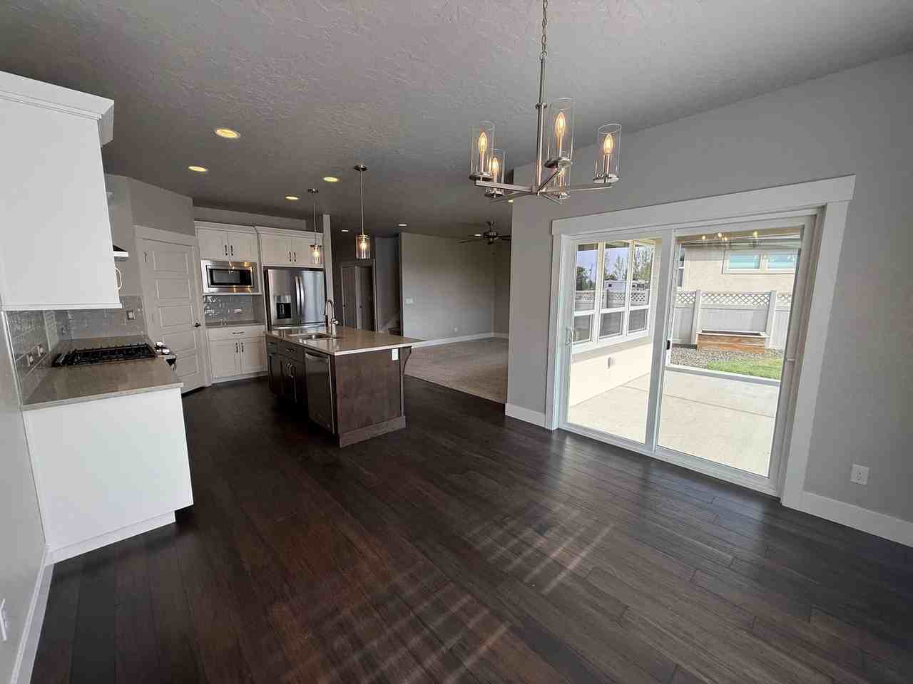 3535 W Lesina St - Photo 6 of 29