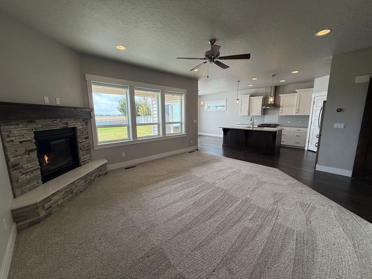 3535 W Lesina St - Photo 7 of 29