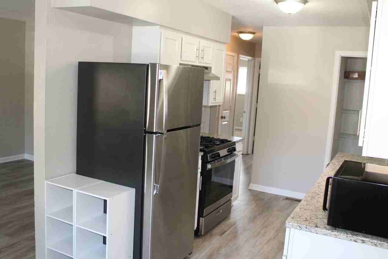 1419 Lawton Ave - Photo 7 of 13