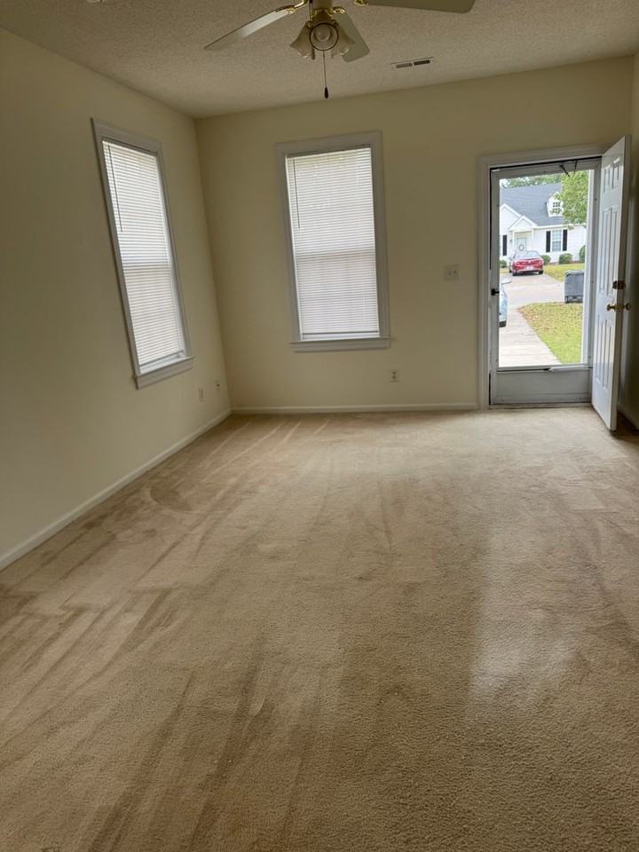 1006 Deerchase Dr - Photo 3 of 7