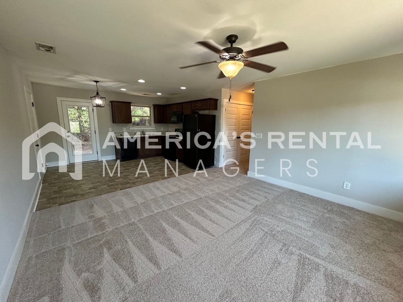 11489 Jace Ave - Photo 4 of 24