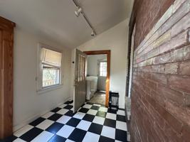 featured image of 327 Aylesford Pl