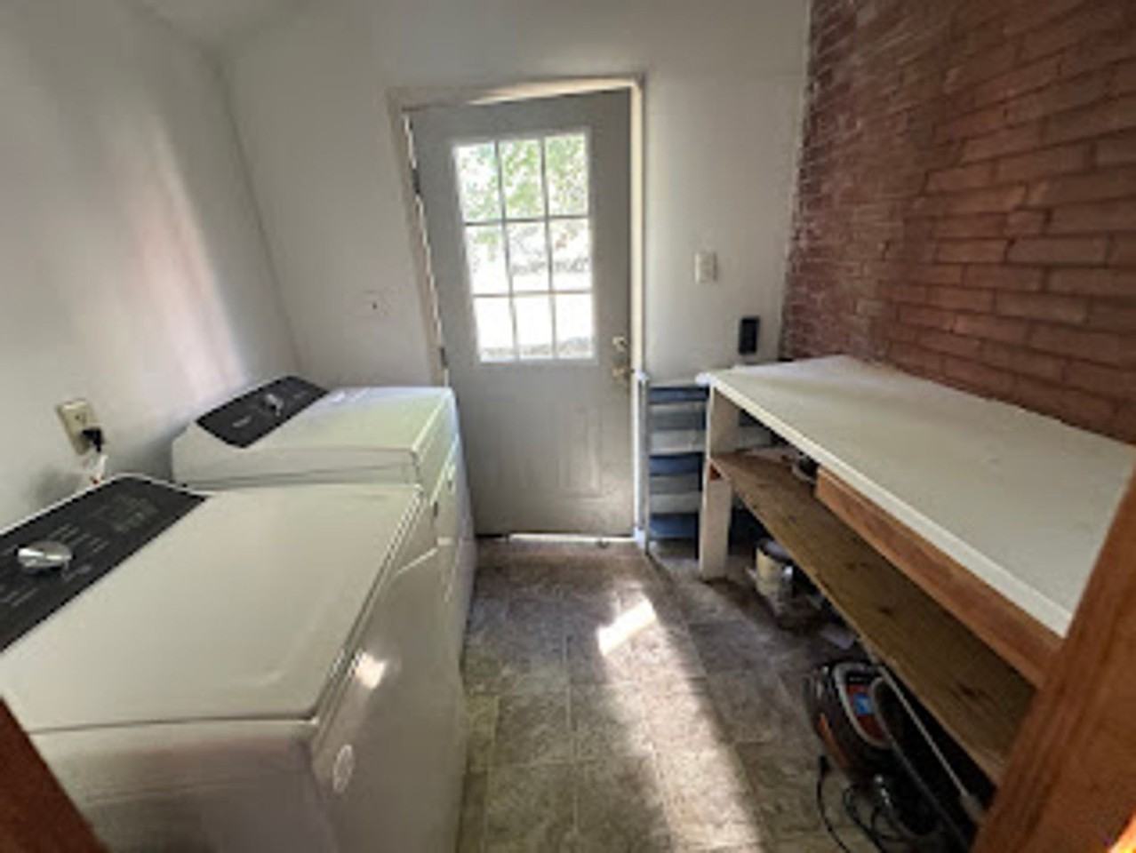 327 Aylesford Pl - Photo 2 of 47