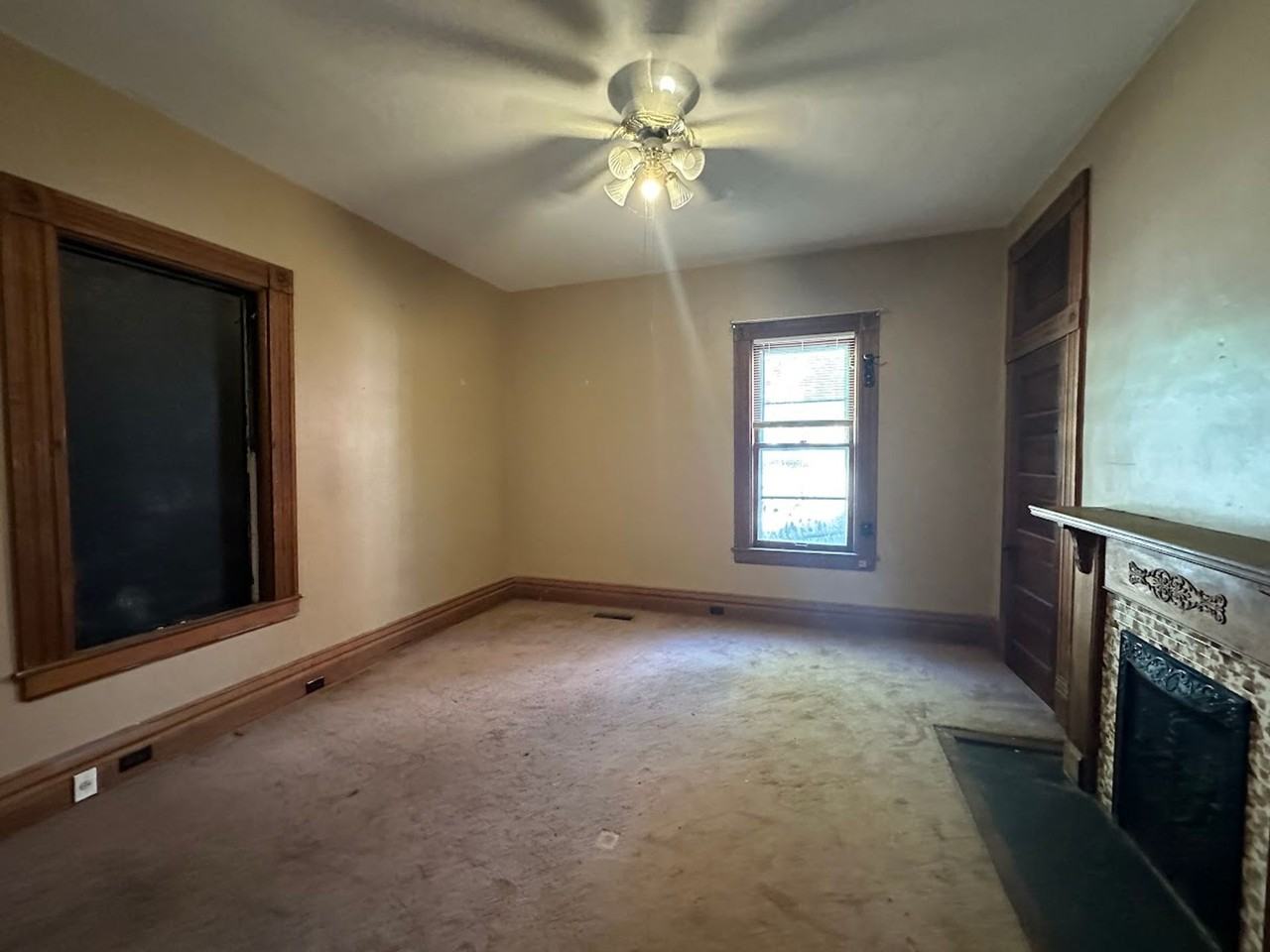 327 Aylesford Pl - Photo 4 of 47