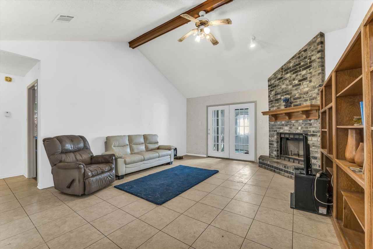 1936 Post Oak Dr - Photo 2 of 28
