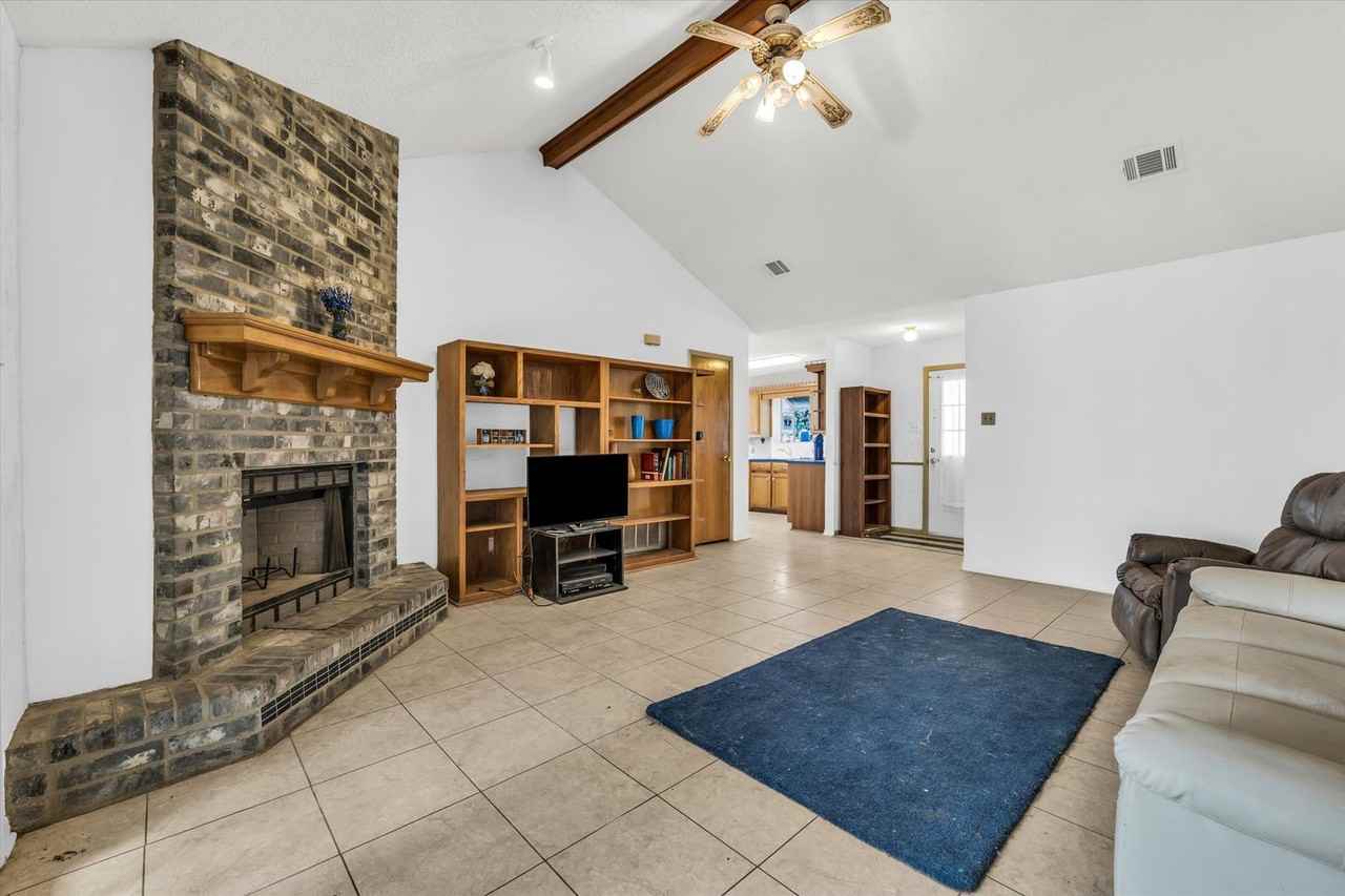 1936 Post Oak Dr - Photo 6 of 28