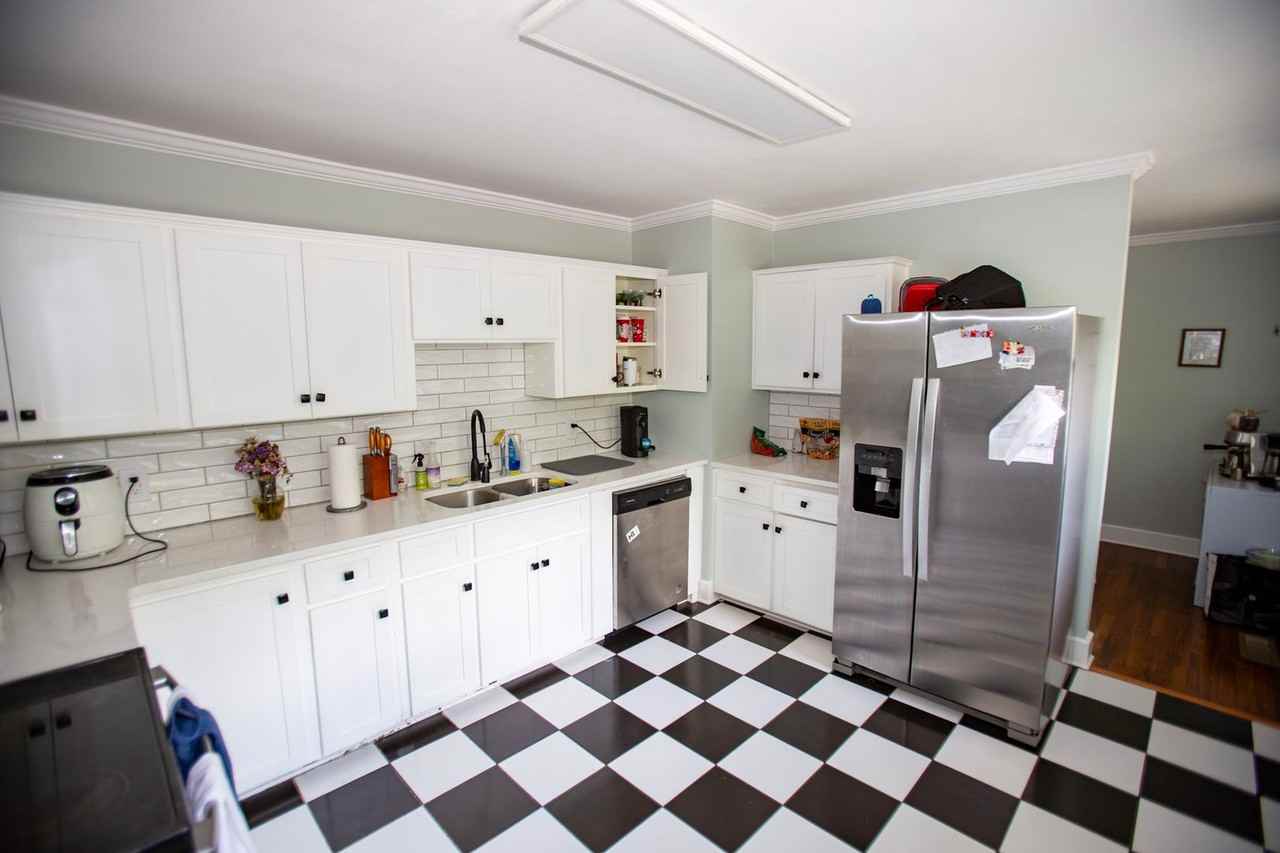 135 Habersham Dr - Photo 4 of 10