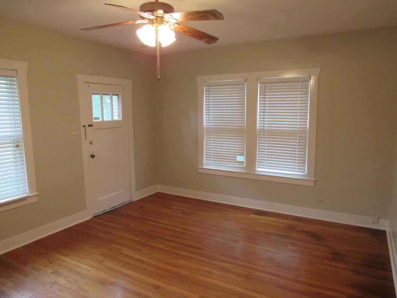 228 Corona Ave - Photo 2 of 12