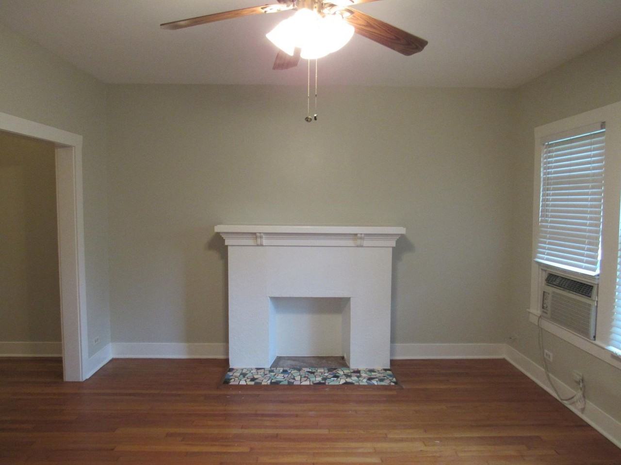 228 Corona Ave - Photo 4 of 12