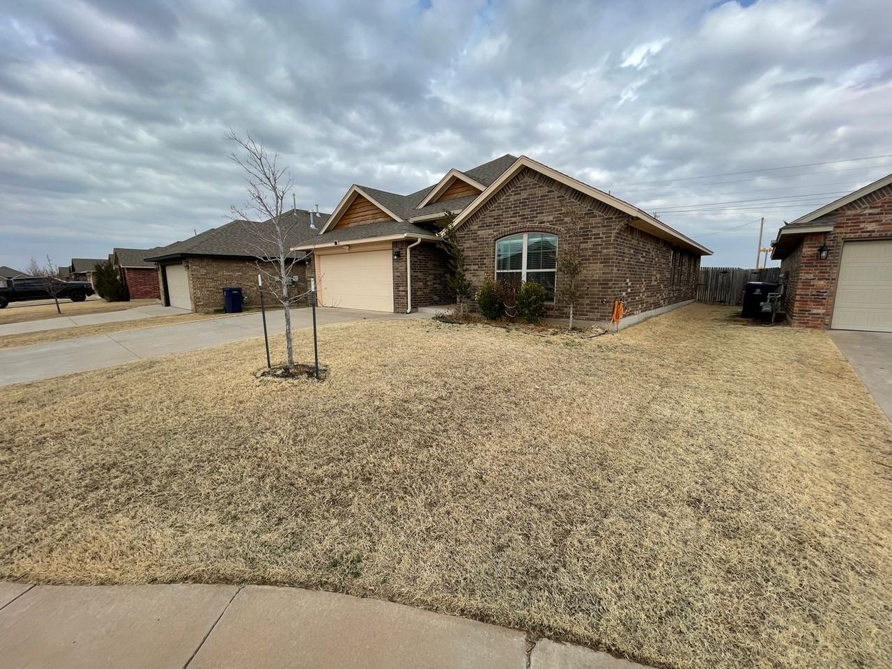 3208 Texarkana Ct - Photo 2 of 23