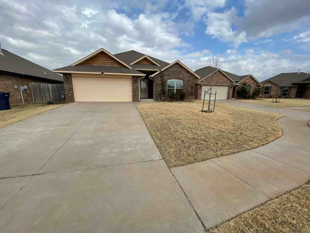 3208 Texarkana Ct - Photo 3 of 23