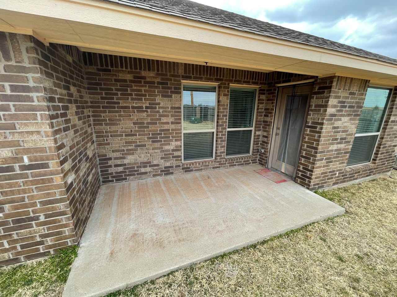 3208 Texarkana Ct - Photo 5 of 23