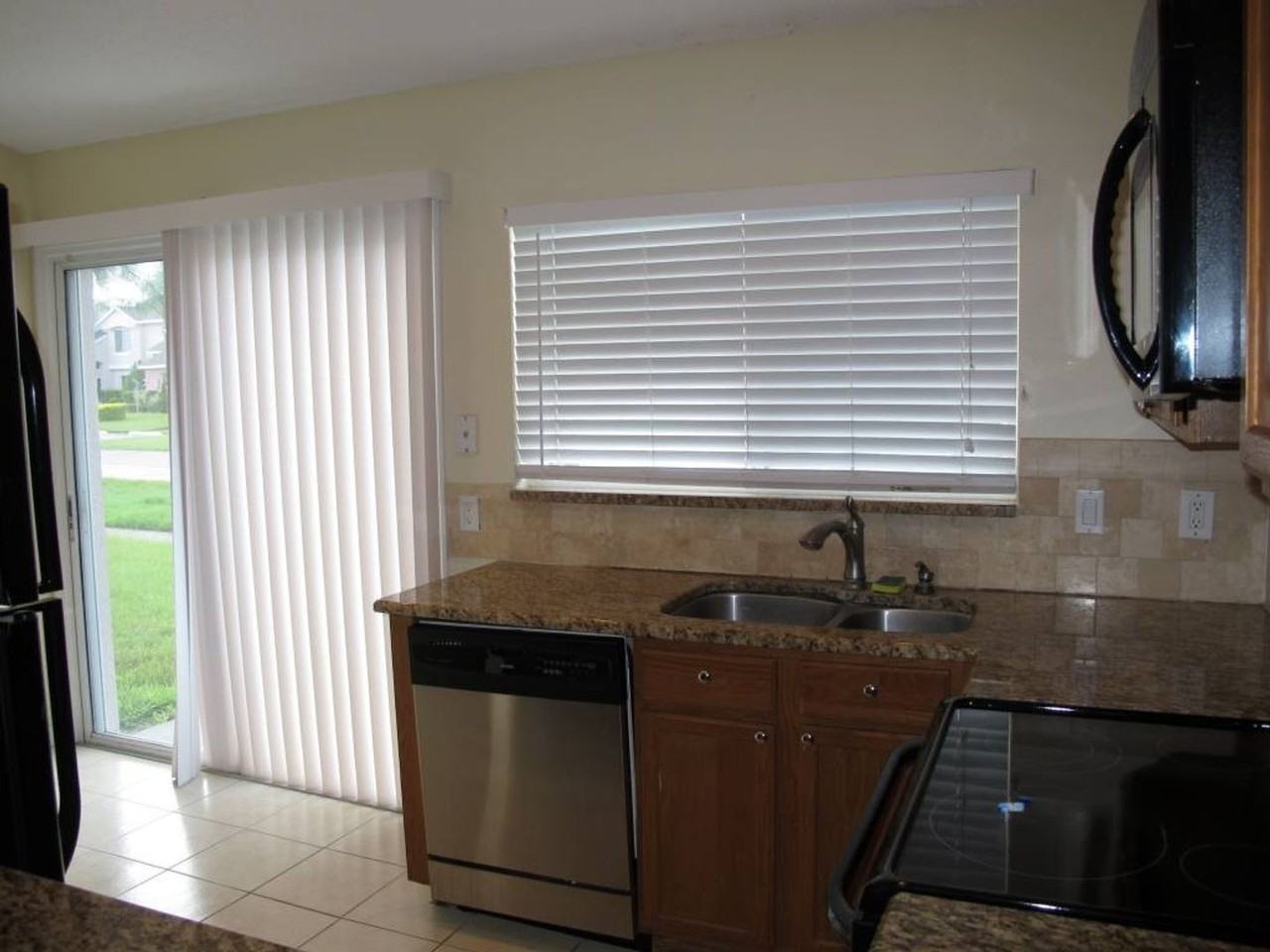 1220 Madeira Key Way - Photo 4 of 12