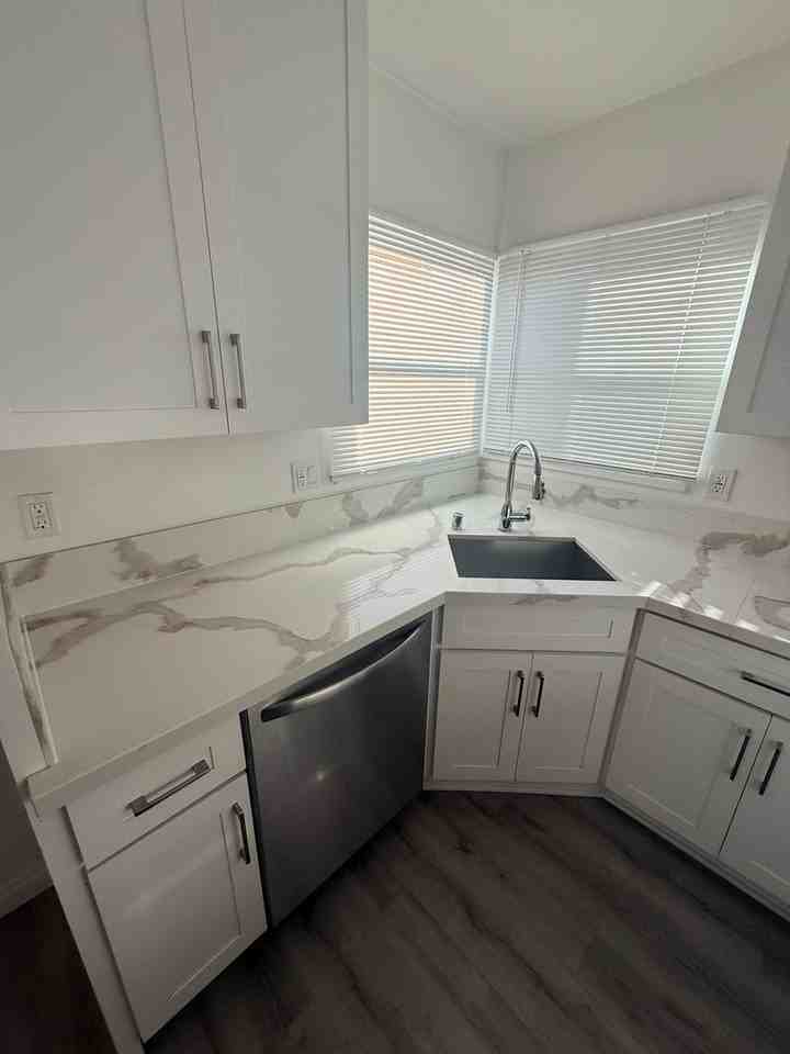 5038 Autry Ave - Photo 5 of 29