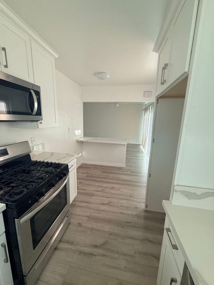 5038 Autry Ave - Photo 6 of 29