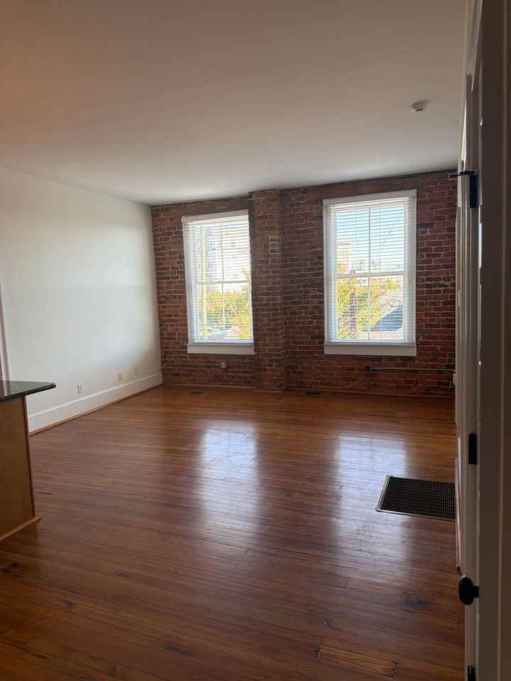 908 Burke St - Photo 3 of 15