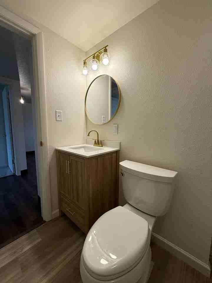 710 Central Ave N - Photo 2 of 23