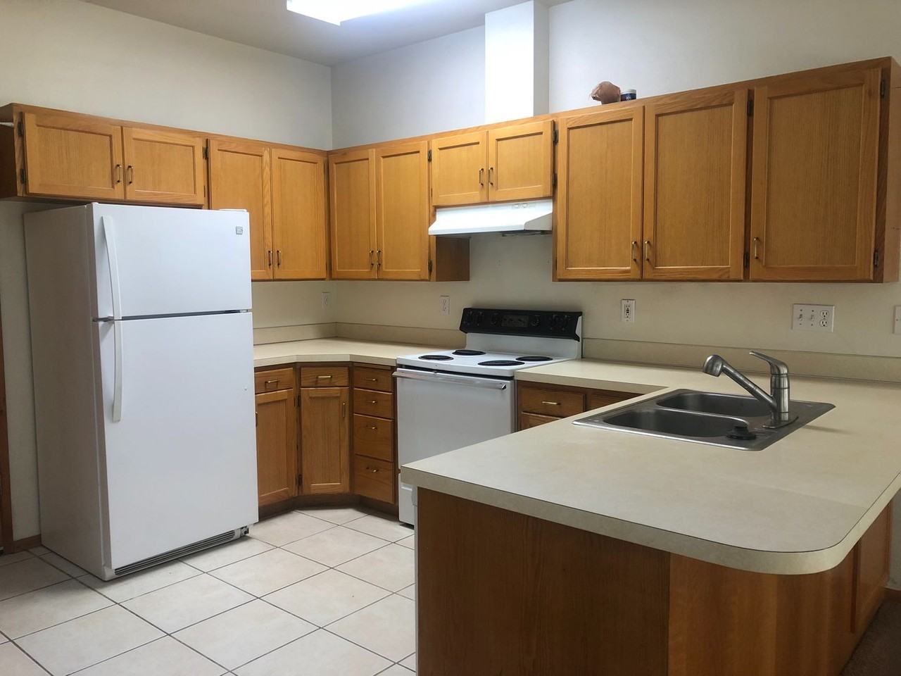 280 Ne Deccio Rd - Photo 4 of 14