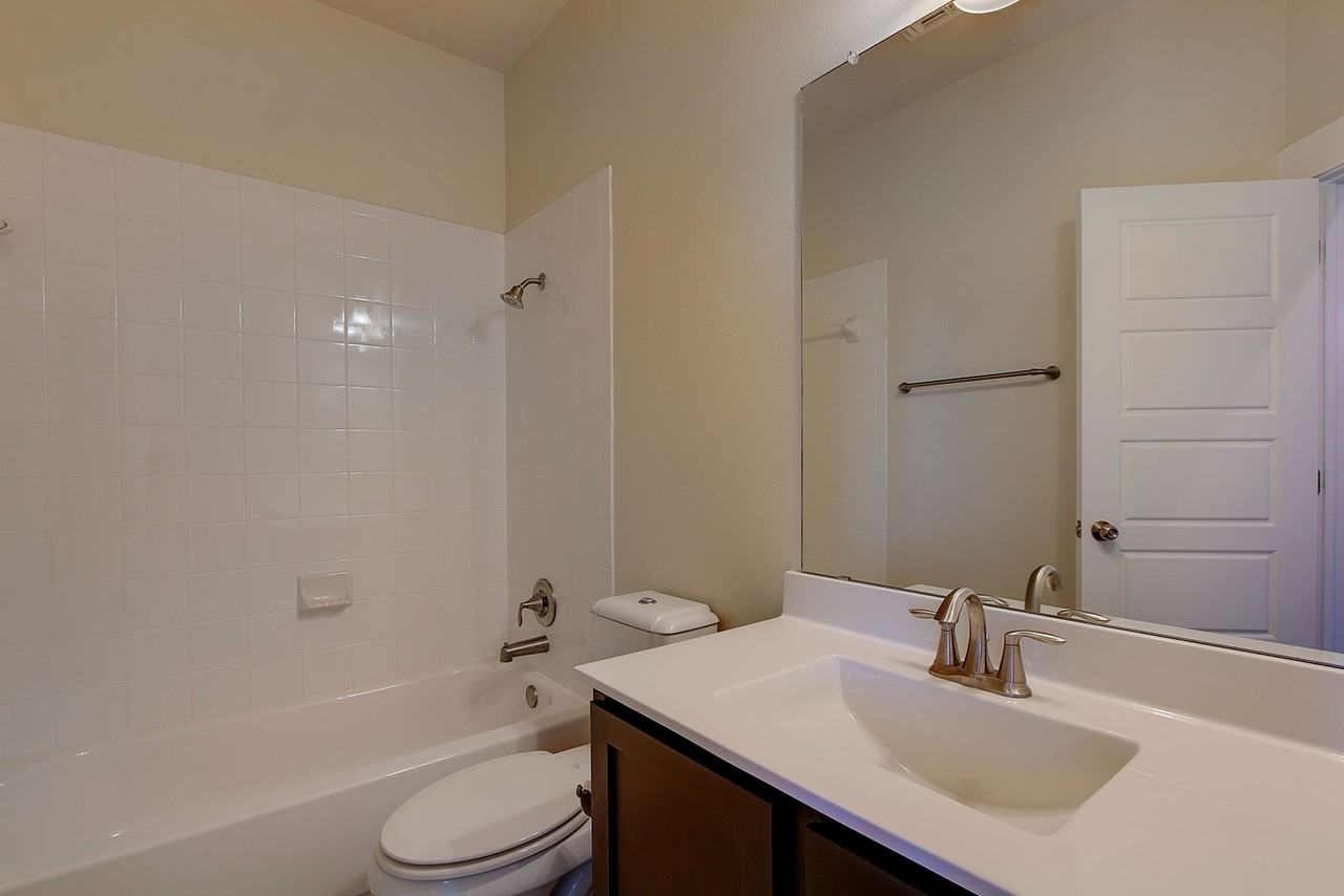 7509 Wolverine St - Photo 6 of 26