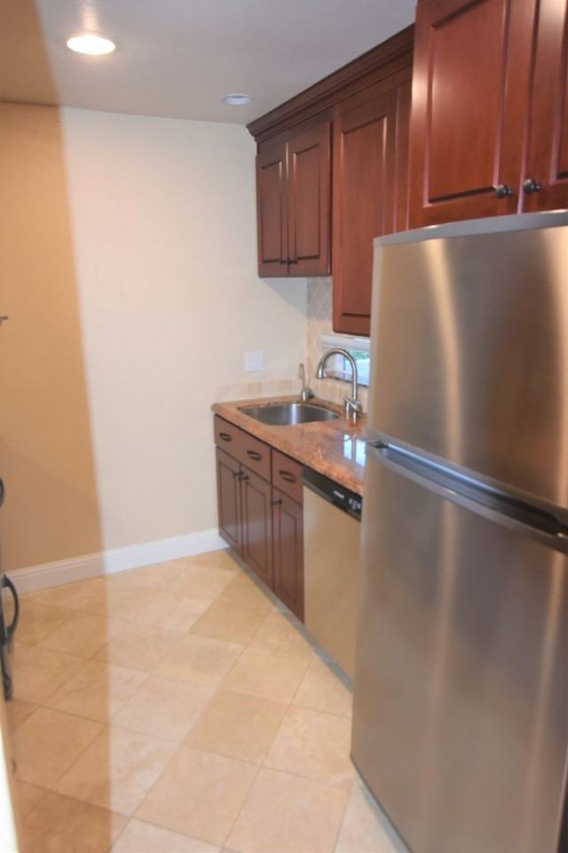 627 Forest Ave - Photo 3 of 25