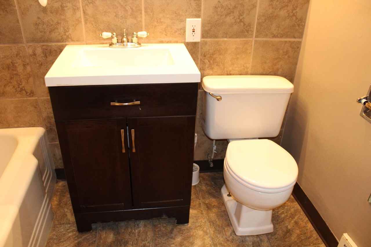 1427 Hillcrest Dr - Photo 7 of 25