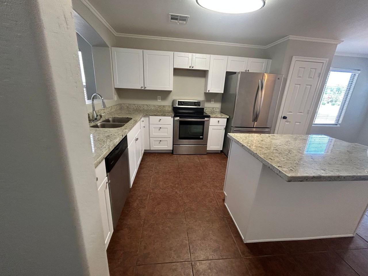 4320 S Mariposa Dr - Photo 3 of 24
