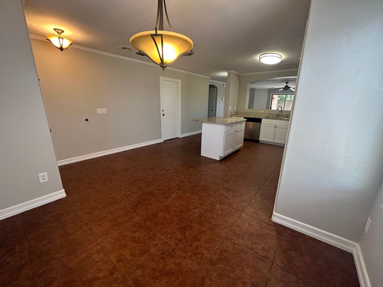 4320 S Mariposa Dr - Photo 4 of 24