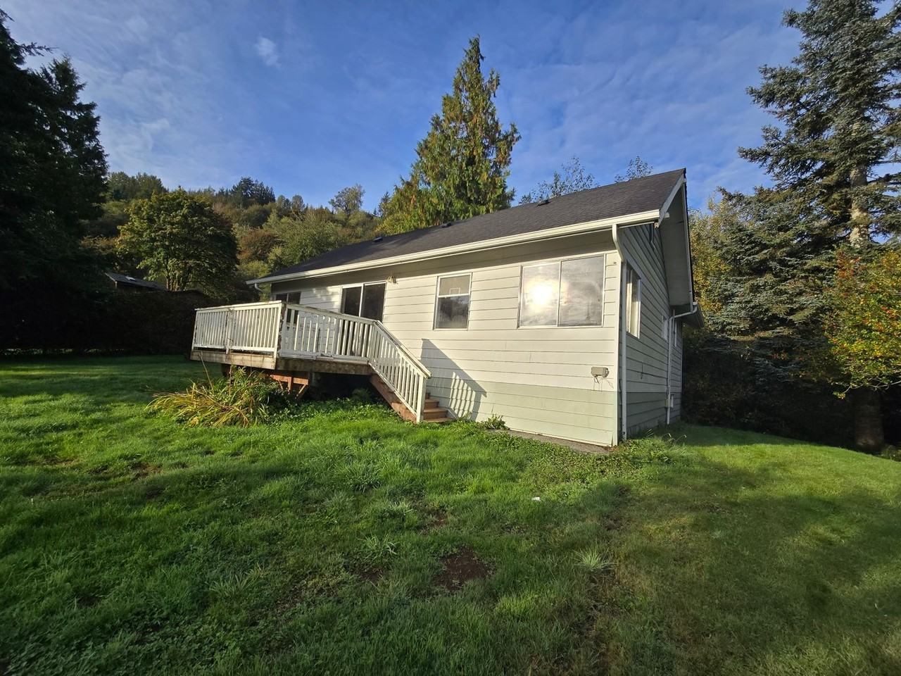 23651 Holyoke St - Photo 4 of 19